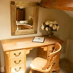 The Coach House 2*