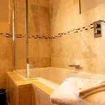 אורחן The Coach House
