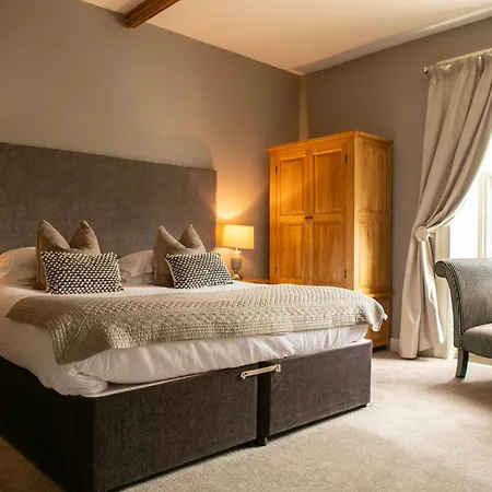 The Coach House 2* סקיפטון