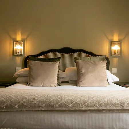 אורחן The Coach House 2*