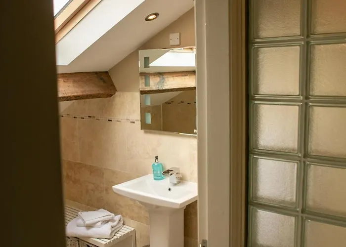 斯基普顿教练之家旅馆 2*